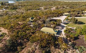 Riverbush Cottages